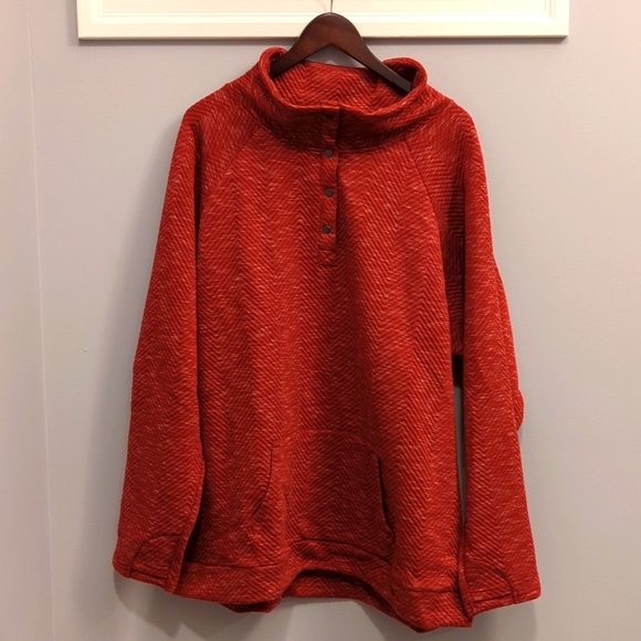 NWT  button snap quilted top - Picture 2 of 5